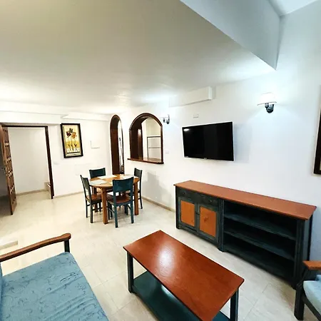 Serene Flores 1g With Pool Apartamento *